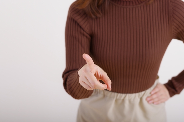 比較や否定をしない