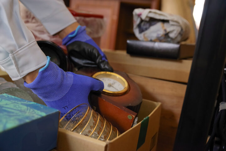 実家の遺品整理作業の様子